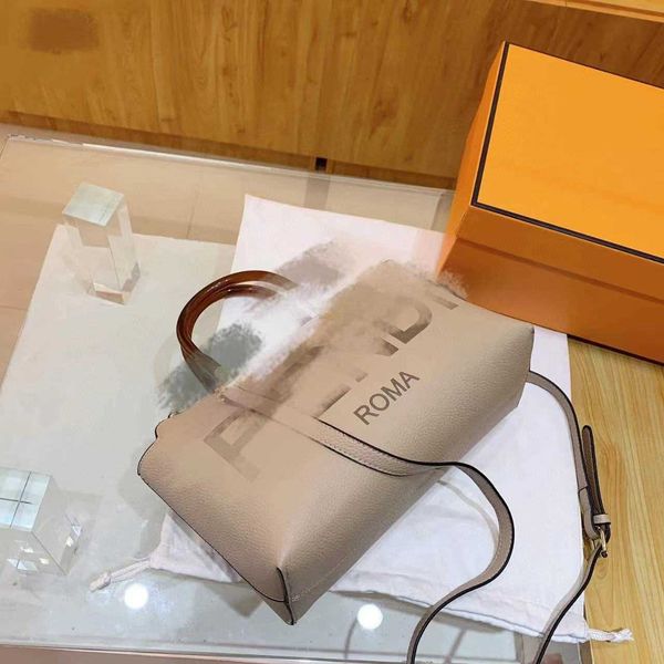 designer bag 2024 early launch korean handbag premium boston mini one shoulder crossbody versatile fashion
designer bag 2024 early launch korean handbag premium boston mini one shoulder crossbody versatile fashion