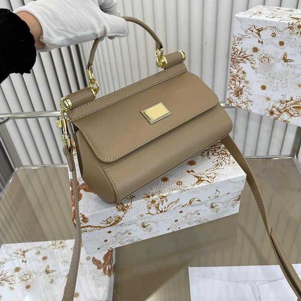 chic dgbag designer shoulder bag fashion g crossbody bags high leather luxury all-match g female evening purses handbag 10 colour
chic dgbag designer shoulder bag fashion g crossbody bags high leather luxury all-match g female evening purses handbag 10 colour