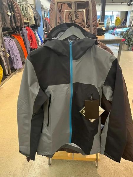 men's jackets fashion arc 1 1 three layer outdoor waterproof jacket for men women gore-texpro beta male casual lightweight hiking coats, Black;brown
men's jackets fashion arc 1 1 three layer outdoor waterproof jacket for men women gore-texpro beta male casual lightweight hiking coats, Black;brown