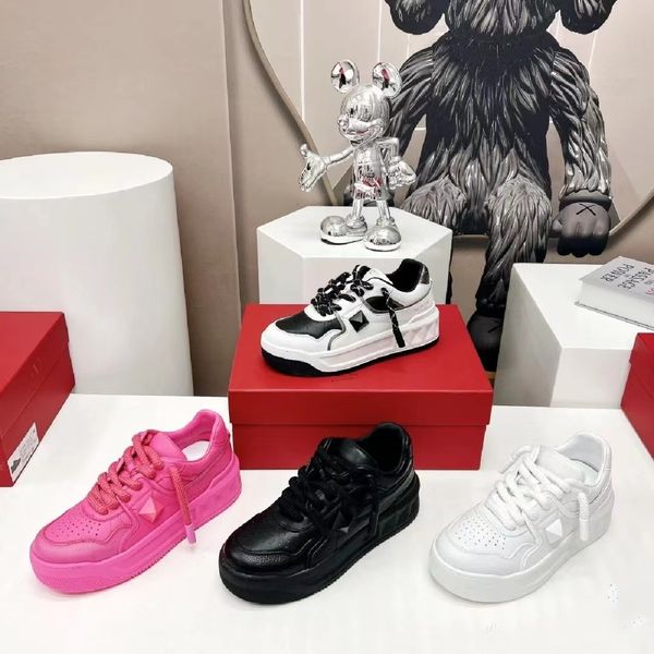 luxury design v designer shoes new customized cowhide shoes new casual shoes pp series barbie pink couple shoes factory shoes, Black
luxury design v designer shoes new customized cowhide shoes new casual shoes pp series barbie pink couple shoes factory shoes, Black