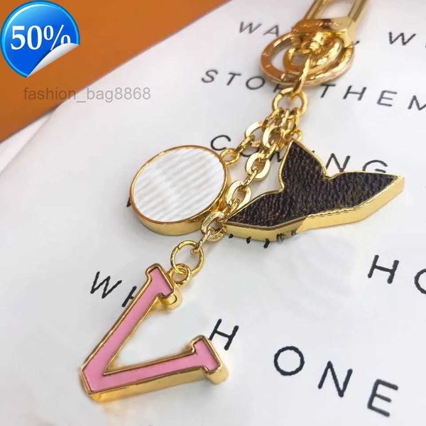 keychains lanyards luxury designer keychain fashion classic brand key buckle letter design handmade gold mens womens bag pendant s, Silver
keychains lanyards luxury designer keychain fashion classic brand key buckle letter design handmade gold mens womens bag pendant s, Silver