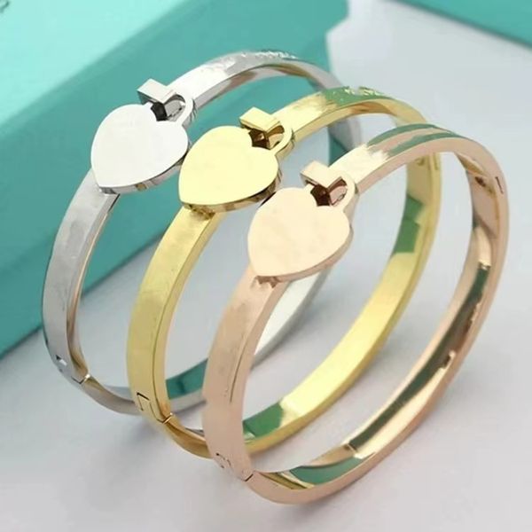 brand t classic women's designer bracelet fashion titanium steel single heart bracelet 18k gold cuff bracelet gift, White
brand t classic women's designer bracelet fashion titanium steel single heart bracelet 18k gold cuff bracelet gift, White