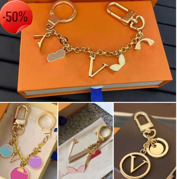 keychains lanyards new luxury designers keychains letters with diamonds keychain car key chain women buckle jewelry keyring bags pendant 956, Silver
keychains lanyards new luxury designers keychains letters with diamonds keychain car key chain women buckle jewelry keyring bags pendant 956, Silver