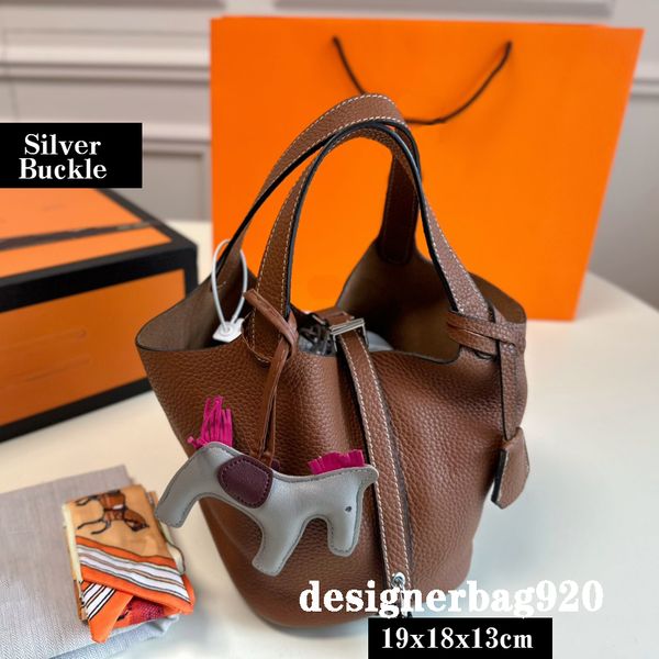 luxury tote bag designer totes genuine leather bucket bag style gold or silver buckle thick strap ladies bag brands women's designer ha
luxury tote bag designer totes genuine leather bucket bag style gold or silver buckle thick strap ladies bag brands women's designer ha