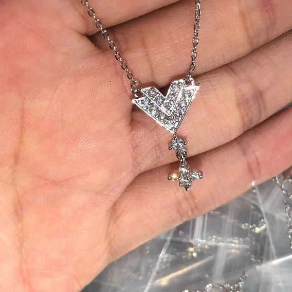 fashion l designer lvjia v-shaped full diamond collarbone chain minimalist temperament light luxury pendant female necklace, Silver
fashion l designer lvjia v-shaped full diamond collarbone chain minimalist temperament light luxury pendant female necklace, Silver