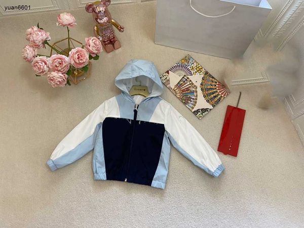 luxury designer kids coats child hooded jacket new arrival size 100-160 cm summer multi color stitching design baby outwear july16, Blue;gray
luxury designer kids coats child hooded jacket new arrival size 100-160 cm summer multi color stitching design baby outwear july16, Blue;gray