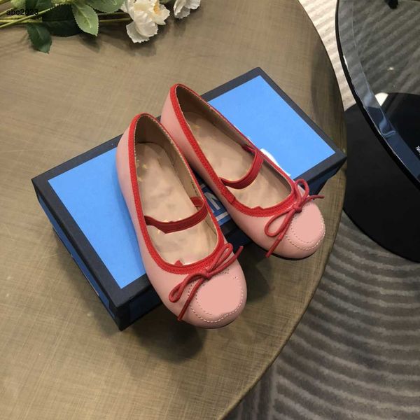 new designer girl flat shoes bow tie decoration child sneakers size 26-35 letter embroidery kids athletic shoe box packaging july10, Black;grey
new designer girl flat shoes bow tie decoration child sneakers size 26-35 letter embroidery kids athletic shoe box packaging july10, Black;grey