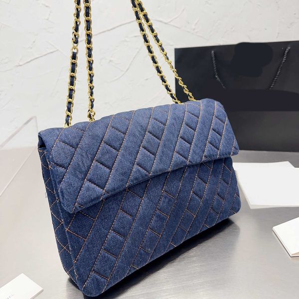 designer chain shoulder bags lady square bags luxurys handbag trend sheepskin thick chain crossbody purse shoulder lady handbag 230301
designer chain shoulder bags lady square bags luxurys handbag trend sheepskin thick chain crossbody purse shoulder lady handbag 230301