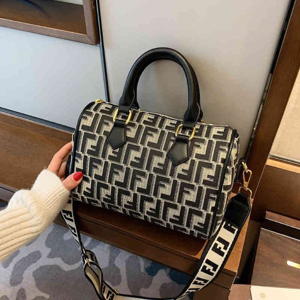 designer women's bag fashion luxury women's crossbody bag mobile phone purse shoulder phone bag
designer women's bag fashion luxury women's crossbody bag mobile phone purse shoulder phone bag