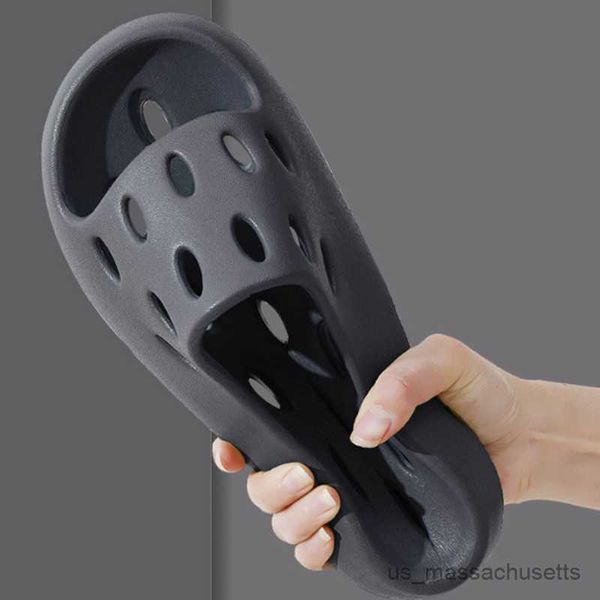 slipper men bathroom slippers hollow out women summer shoes soft swimming pool non-slip flip flops couple indoor sandals r230816, Black;grey
slipper men bathroom slippers hollow out women summer shoes soft swimming pool non-slip flip flops couple indoor sandals r230816, Black;grey