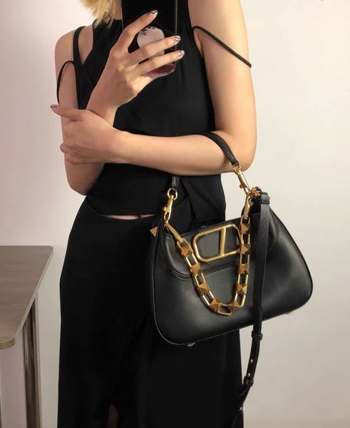 totes fashion purse women bag shoulder bags brand genuine leather handbag underarm clutch logo bag metal lock wallet with shoulders straps b
totes fashion purse women bag shoulder bags brand genuine leather handbag underarm clutch logo bag metal lock wallet with shoulders straps b