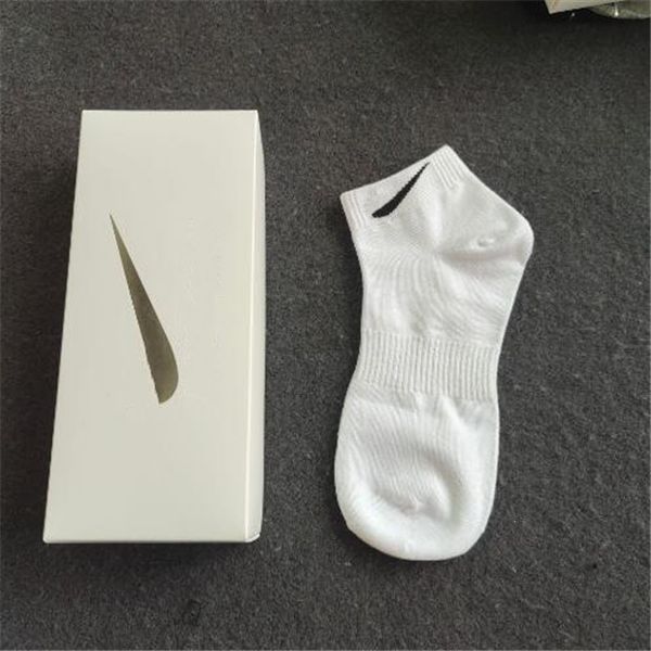 cotton socks women men sock letter classic ankle breathable football basketball sports sock designer casual comfort black white gray mixing
cotton socks women men sock letter classic ankle breathable football basketball sports sock designer casual comfort black white gray mixing
