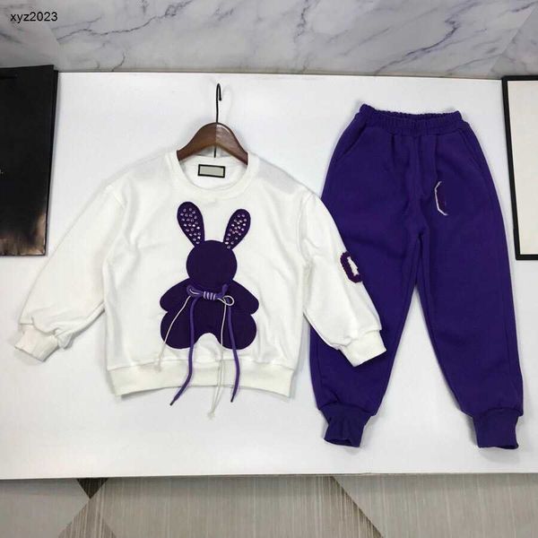 23ss designer baby tracksuits kids autumn set size 120-160 cm 2pcs rabbit patterned long sleeved round neck sweater and pants july26, White
23ss designer baby tracksuits kids autumn set size 120-160 cm 2pcs rabbit patterned long sleeved round neck sweater and pants july26, White