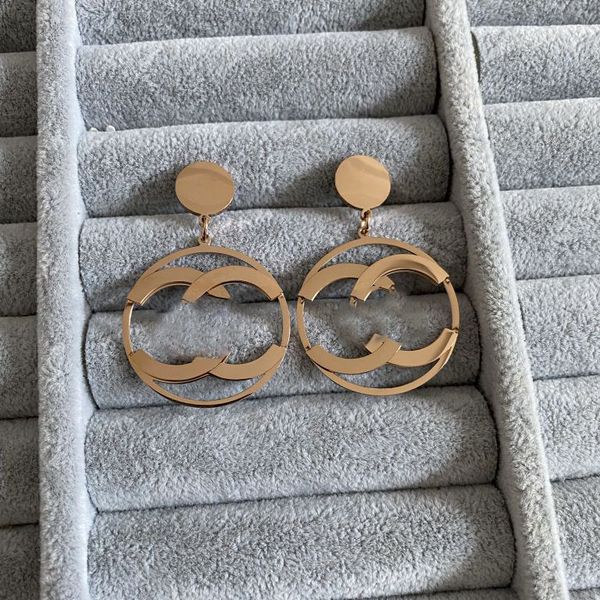 rose gold luxury women designer earrings hollow letter stud ring pendant engagement earring wholesale, Golden;silver
rose gold luxury women designer earrings hollow letter stud ring pendant engagement earring wholesale, Golden;silver