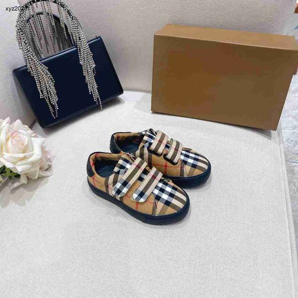 23ss designer kids shoes grid printing baby sneakers size 26-35 box packaging july10, Black;red
23ss designer kids shoes grid printing baby sneakers size 26-35 box packaging july10, Black;red