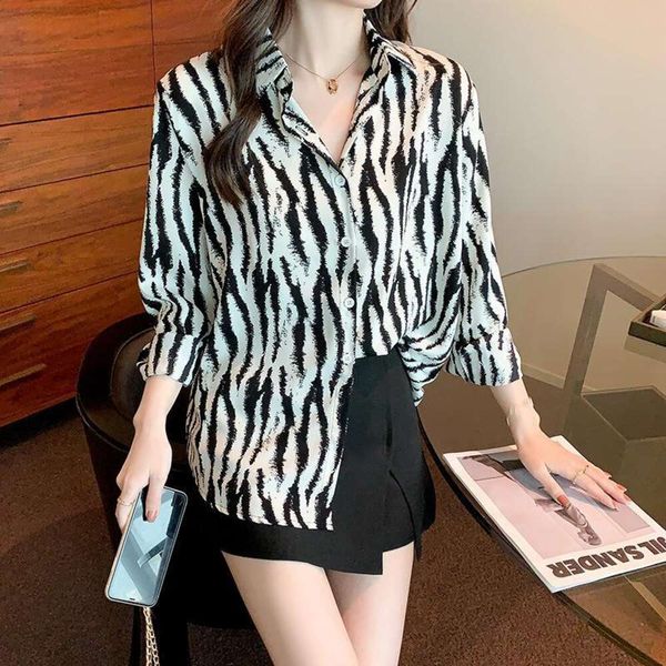 autumn korean blouses version of all matching loose printed long sleeved shirt for women, White
autumn korean blouses version of all matching loose printed long sleeved shirt for women, White