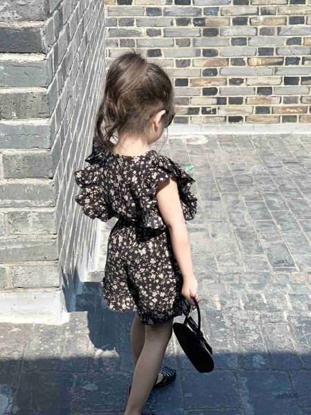 clothing sets girl clothing set 2023 spring and summer floral flying sleeve girl's piece suit shirt +flounces shorts r230816, White
clothing sets girl clothing set 2023 spring and summer floral flying sleeve girl's piece suit shirt +flounces shorts r230816, White