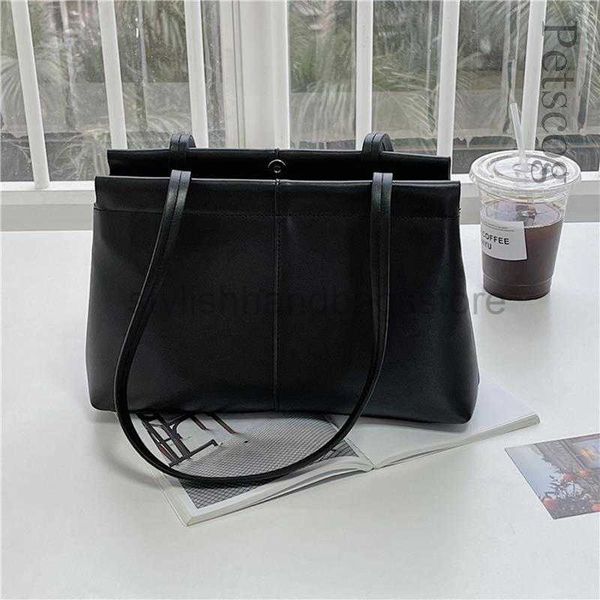 totes retro pu leather large capacity casual handbag fashionable and elegant women's office bolsostylishhandbagsstore
totes retro pu leather large capacity casual handbag fashionable and elegant women's office bolsostylishhandbagsstore