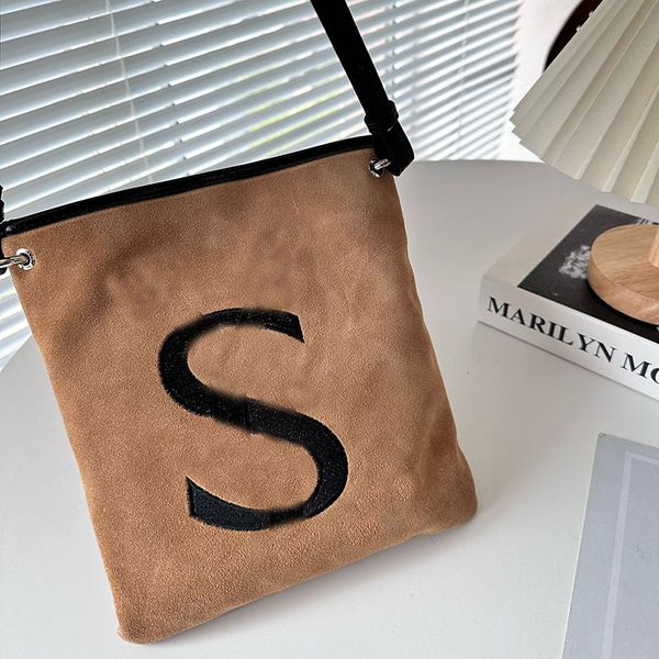 two-tone embroidery letters suede leather women designer tote bag adjustable strap medium shoulder soft handbag zipper pocket high-capacity
two-tone embroidery letters suede leather women designer tote bag adjustable strap medium shoulder soft handbag zipper pocket high-capacity