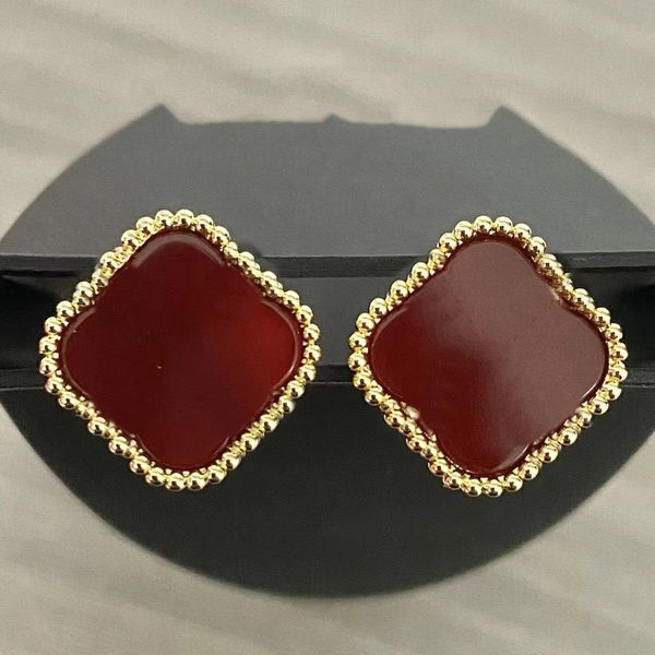 designer van clover stud earring luxury four-leaf classics charm earrings women jewelry womam flower earing 18k gold plated 343, Golden;silver
designer van clover stud earring luxury four-leaf classics charm earrings women jewelry womam flower earing 18k gold plated 343, Golden;silver
