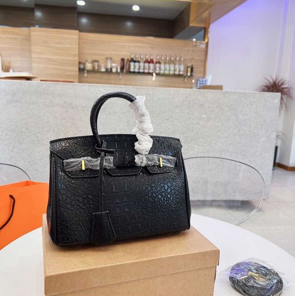 shopping tote fashion woman luxurys birkin bag designer bags classic the handbag quality leather crossbody lady wallet purse totes high capa
shopping tote fashion woman luxurys birkin bag designer bags classic the handbag quality leather crossbody lady wallet purse totes high capa