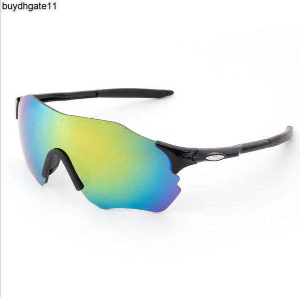 fashion designer luxury sunglasses riding glasses outdoor sports male and female driver's bicycle windproof running bxus, White;black
fashion designer luxury sunglasses riding glasses outdoor sports male and female driver's bicycle windproof running bxus, White;black