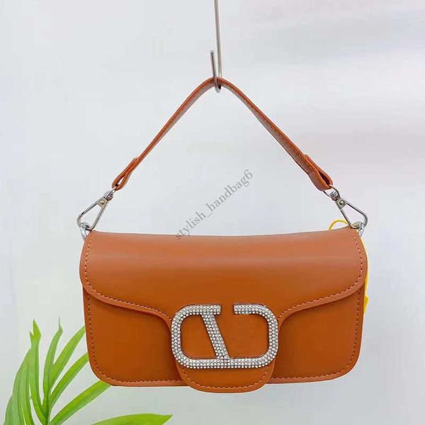 2023 women bag luxury letter bag handbag women's designer crossbody shoulder purse fashion luxury women's clamshell chain bag
2023 women bag luxury letter bag handbag women's designer crossbody shoulder purse fashion luxury women's clamshell chain bag
