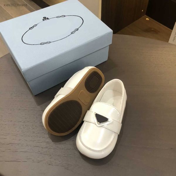 designer baby shoes metal geometric logo decoration kids shoe size 20-25 toddler prewalker box packaging july10
designer baby shoes metal geometric logo decoration kids shoe size 20-25 toddler prewalker box packaging july10