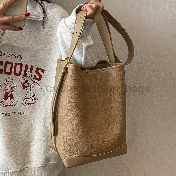 drawstring 2023 khaki women's composite pu leather retro bucket handbag service shopping horizontal body caitlin_fashion_bags
drawstring 2023 khaki women's composite pu leather retro bucket handbag service shopping horizontal body caitlin_fashion_bags