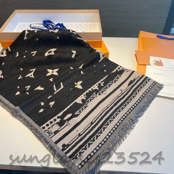 black classic presbyopia, designer scarf, classic luxury brand, essential scarf for autumn and winter, medium thickness,classic presbyopia s, Blue;gray
black classic presbyopia, designer scarf, classic luxury brand, essential scarf for autumn and winter, medium thickness,classic presbyopia s, Blue;gray