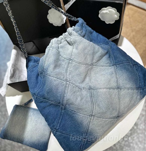 cc bag large capacity vintage denim cowboy 22 bags silver chain twocolor gradient portable designer bags womens handbag shoulder underarm ba
cc bag large capacity vintage denim cowboy 22 bags silver chain twocolor gradient portable designer bags womens handbag shoulder underarm ba