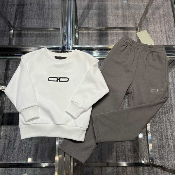 designer tracksuits fashion baby autumn set size 100-150 cm 2pcs embroidered logo long sleeved sweater and elastic waist pants july27, White
designer tracksuits fashion baby autumn set size 100-150 cm 2pcs embroidered logo long sleeved sweater and elastic waist pants july27, White