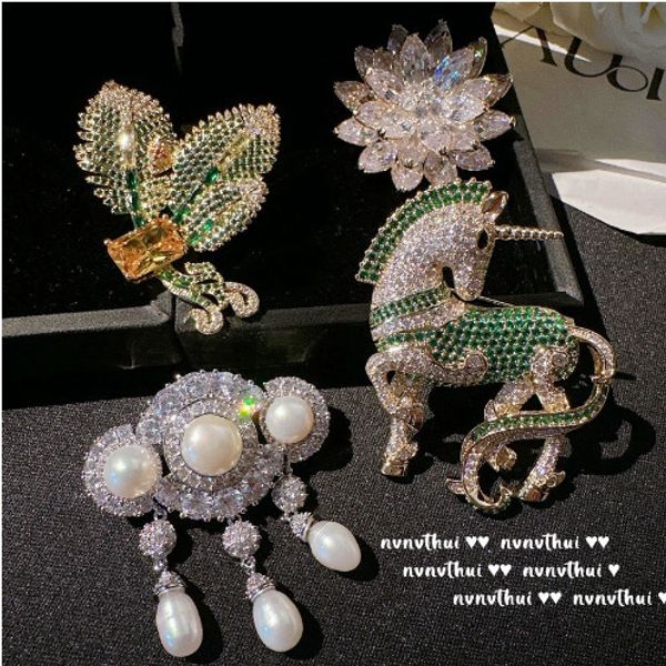 pins brooches women morning dew drops pearl gem tassel brooch vintage plated 18k gold peacock green zircon brooch 230815, Gray
pins brooches women morning dew drops pearl gem tassel brooch vintage plated 18k gold peacock green zircon brooch 230815, Gray