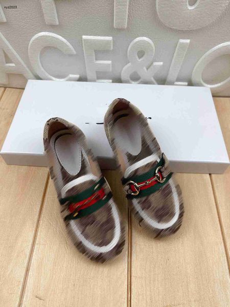 23ss kids casual shoe fashion child sneakers metal logo decoration size 26-35 children's shoes box protection shipment july10, Black;red
23ss kids casual shoe fashion child sneakers metal logo decoration size 26-35 children's shoes box protection shipment july10, Black;red