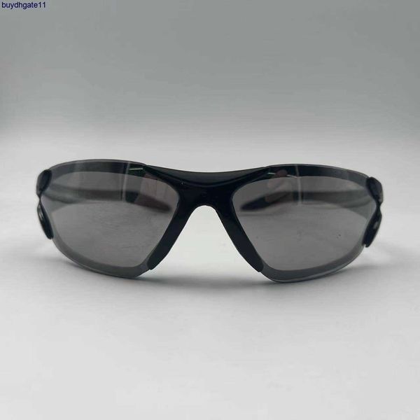 fashion designer luxury sunglasses 2023 new riding glasses bicycle polarized color change men's and women's outdoor sports motorcy, White;black
fashion designer luxury sunglasses 2023 new riding glasses bicycle polarized color change men's and women's outdoor sports motorcy, White;black