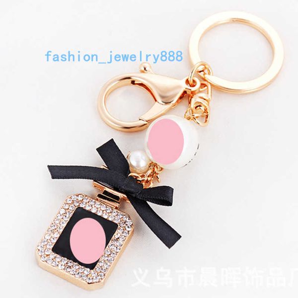 wholesale brand perfume bottle luxury keychain key chain key ring holder keyring porte clef gift men women souvenirs car bag pendant, Slivery;golden
wholesale brand perfume bottle luxury keychain key chain key ring holder keyring porte clef gift men women souvenirs car bag pendant, Slivery;golden