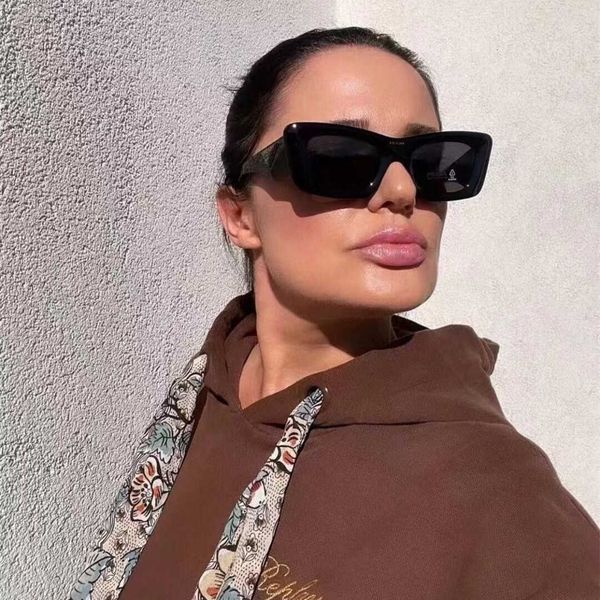 fashion designer cool sunglasses 2023 new women's frame sunglasses net red sunshade large anti uv glasses, White;black
fashion designer cool sunglasses 2023 new women's frame sunglasses net red sunshade large anti uv glasses, White;black