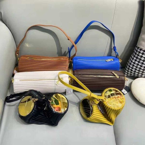 designers bracelet pouch new wrinkled stripe small cylinder bags single loeweebag shoulder crossbody armpit bag handbag leather diagonal pil
designers bracelet pouch new wrinkled stripe small cylinder bags single loeweebag shoulder crossbody armpit bag handbag leather diagonal pil