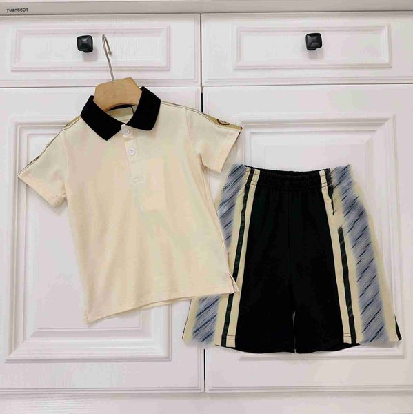 luxury tracksuits designer baby clothes kid suit size 100-160 cm 2pcs lapel t-shirt polo and grid letter print patchwork design shorts july1, White
luxury tracksuits designer baby clothes kid suit size 100-160 cm 2pcs lapel t-shirt polo and grid letter print patchwork design shorts july1, White