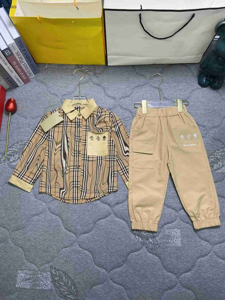 23ss designer baby suits autumn set kids tracksuits size 100-150 cm 2pcs multi color plaid lapel shirt and khaki trousers july26, White
23ss designer baby suits autumn set kids tracksuits size 100-150 cm 2pcs multi color plaid lapel shirt and khaki trousers july26, White