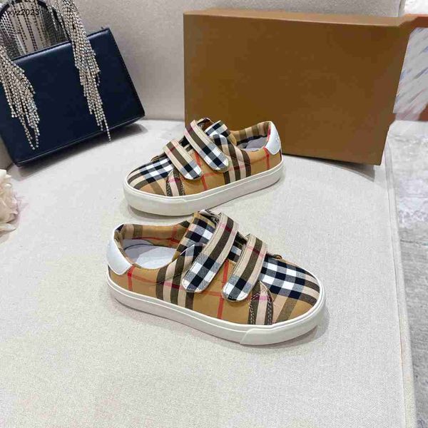 23ss designer kids shoes fashion children sports shoes size 26-35 multi color stripe design baby sneakers box packaging july10, Black;red
23ss designer kids shoes fashion children sports shoes size 26-35 multi color stripe design baby sneakers box packaging july10, Black;red