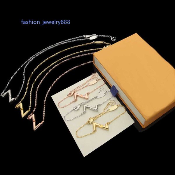 europe america fashion new style jewelry sets lady women engraved v initials volt pendant necklace bracelet sets q93809 q95977, Silver
europe america fashion new style jewelry sets lady women engraved v initials volt pendant necklace bracelet sets q93809 q95977, Silver