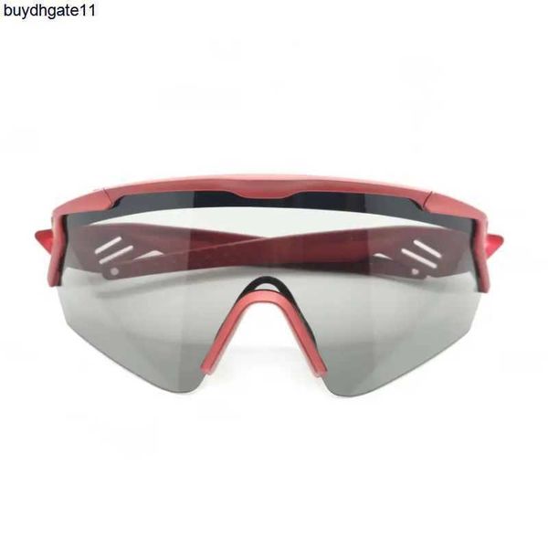 fashion designer luxury sunglasses sports riding windshields outdoor professional running mountain bike windproof sand shading large lenses, White;black
fashion designer luxury sunglasses sports riding windshields outdoor professional running mountain bike windproof sand shading large lenses, White;black