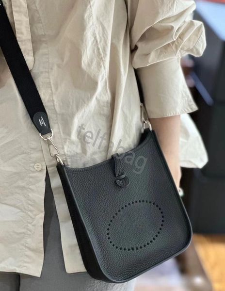 2023ss genuine leather shoulder bags handbag leathers handbags luxury designe wallet womens handbag tote cosmetic bag purses
2023ss genuine leather shoulder bags handbag leathers handbags luxury designe wallet womens handbag tote cosmetic bag purses