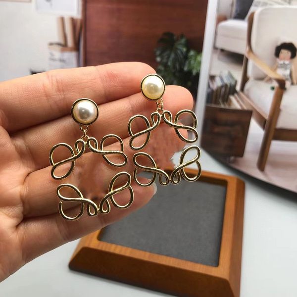 18k gold plated luxury brand designer letters earrings stainless steel flower geometric famous for women earring wedding party jewerlry, Black
18k gold plated luxury brand designer letters earrings stainless steel flower geometric famous for women earring wedding party jewerlry, Black