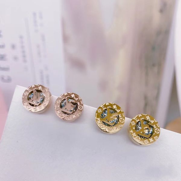 2023 luxury designer branded logo engrave thick flower v diamond stud earring 18k gold rose 316l stainless steel earrings women men summer p, Golden;silver
2023 luxury designer branded logo engrave thick flower v diamond stud earring 18k gold rose 316l stainless steel earrings women men summer p, Golden;silver