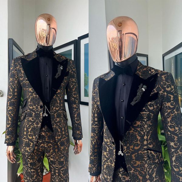 floral jacquard men wedding tuxedos 2 pieces tailored peaked lapel suits slim fit groom wear blazer with pants sets customize, Black;gray
floral jacquard men wedding tuxedos 2 pieces tailored peaked lapel suits slim fit groom wear blazer with pants sets customize, Black;gray
