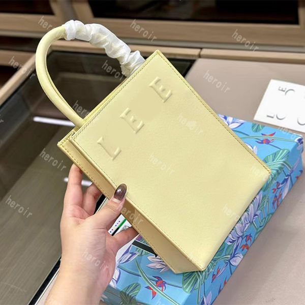 designer bag cubi shoulder handbag lowe women's classic coleather canvas embroidery handheld leather out lunch box crossbody bags
designer bag cubi shoulder handbag lowe women's classic coleather canvas embroidery handheld leather out lunch box crossbody bags