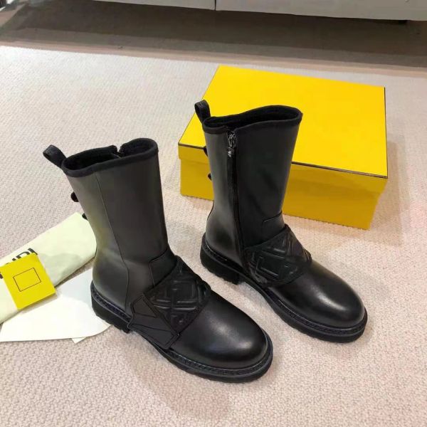 logo-embossed strap moto biker flats half ankle boots mid-calf black leather side zipper rounded toe tall boot for women luxury designer sho
logo-embossed strap moto biker flats half ankle boots mid-calf black leather side zipper rounded toe tall boot for women luxury designer sho