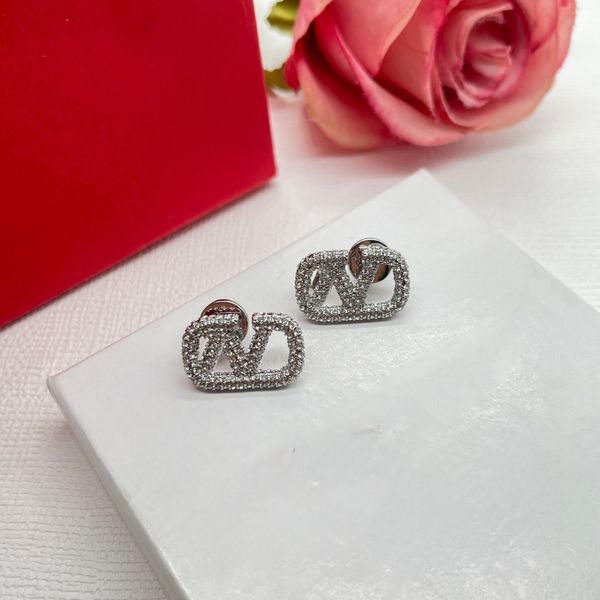 gold stud earring letter v logo brand woman earing designer luxury valentinolies jewelry crystal pearl hoop earrings 5644, Golden;silver
gold stud earring letter v logo brand woman earing designer luxury valentinolies jewelry crystal pearl hoop earrings 5644, Golden;silver